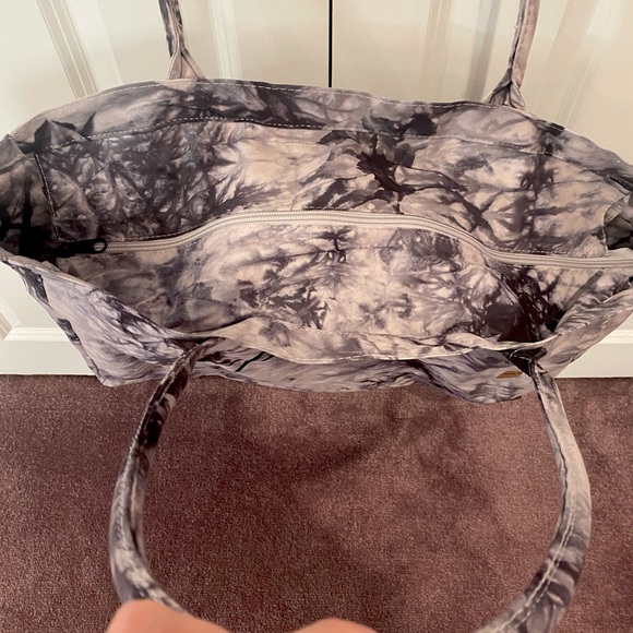 PINK/Victoria’s Secret Tie-Dye Tote Bag - Picture 3 of 4